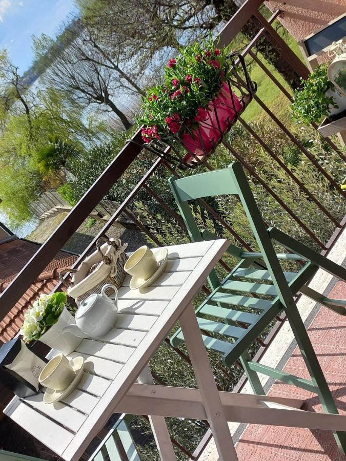 Appartamento Miralago Con Giardino Sul Lago Gavirate Esterno foto
