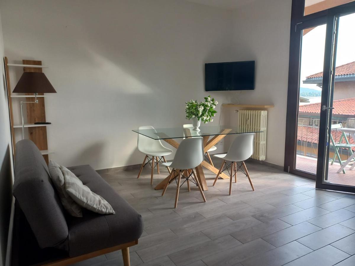 Appartamento Miralago Con Giardino Sul Lago Gavirate Esterno foto