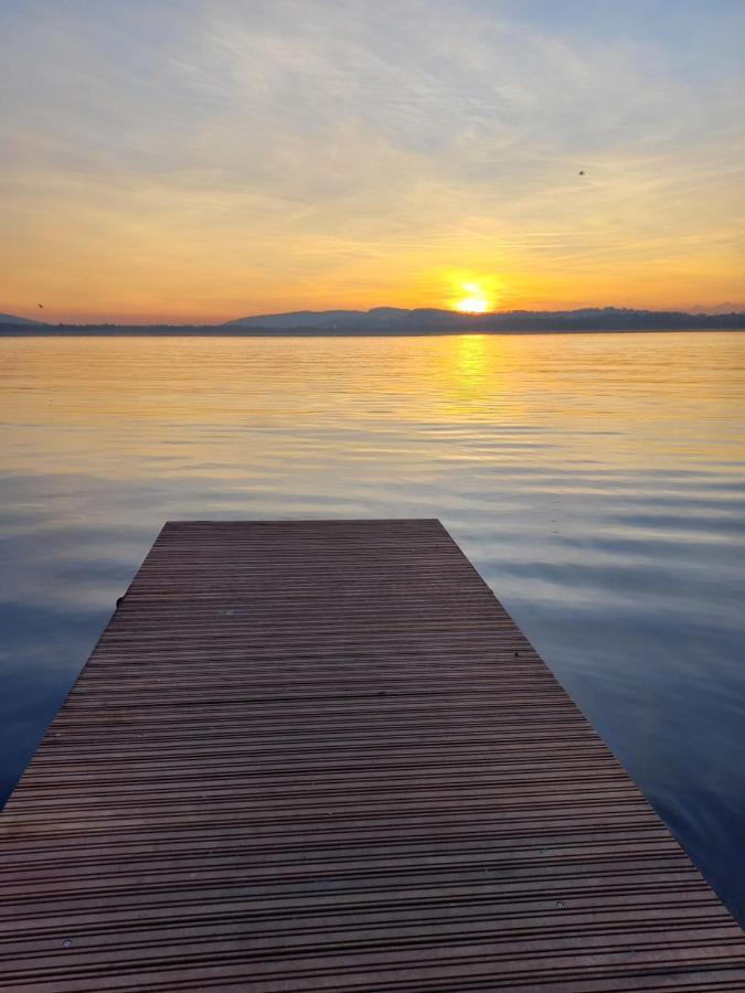 Appartamento Miralago Con Giardino Sul Lago Gavirate Esterno foto