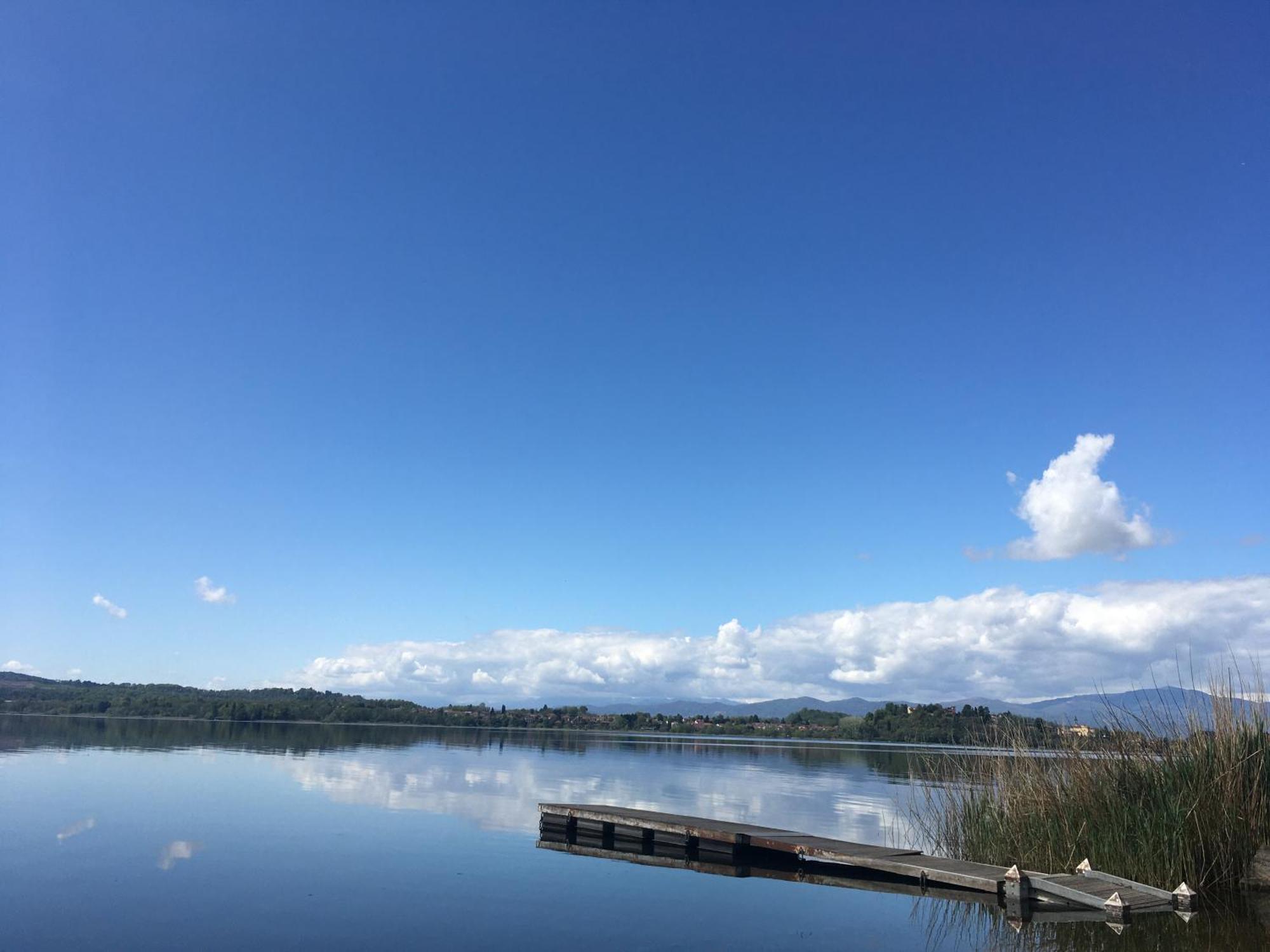 Appartamento Miralago Con Giardino Sul Lago Gavirate Esterno foto